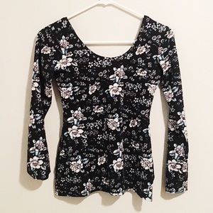 Long sleeve, fitted floral blouse